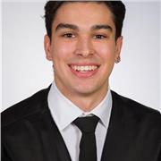 Soy un recién graduado en Física con experiencia dando clases personalizadas, con posibilidad de dar clases de forma online y presencial. Tengo gran capacidad para entender las dudas de los/las alumnos/as y encontrar una manera fácil de explicar.